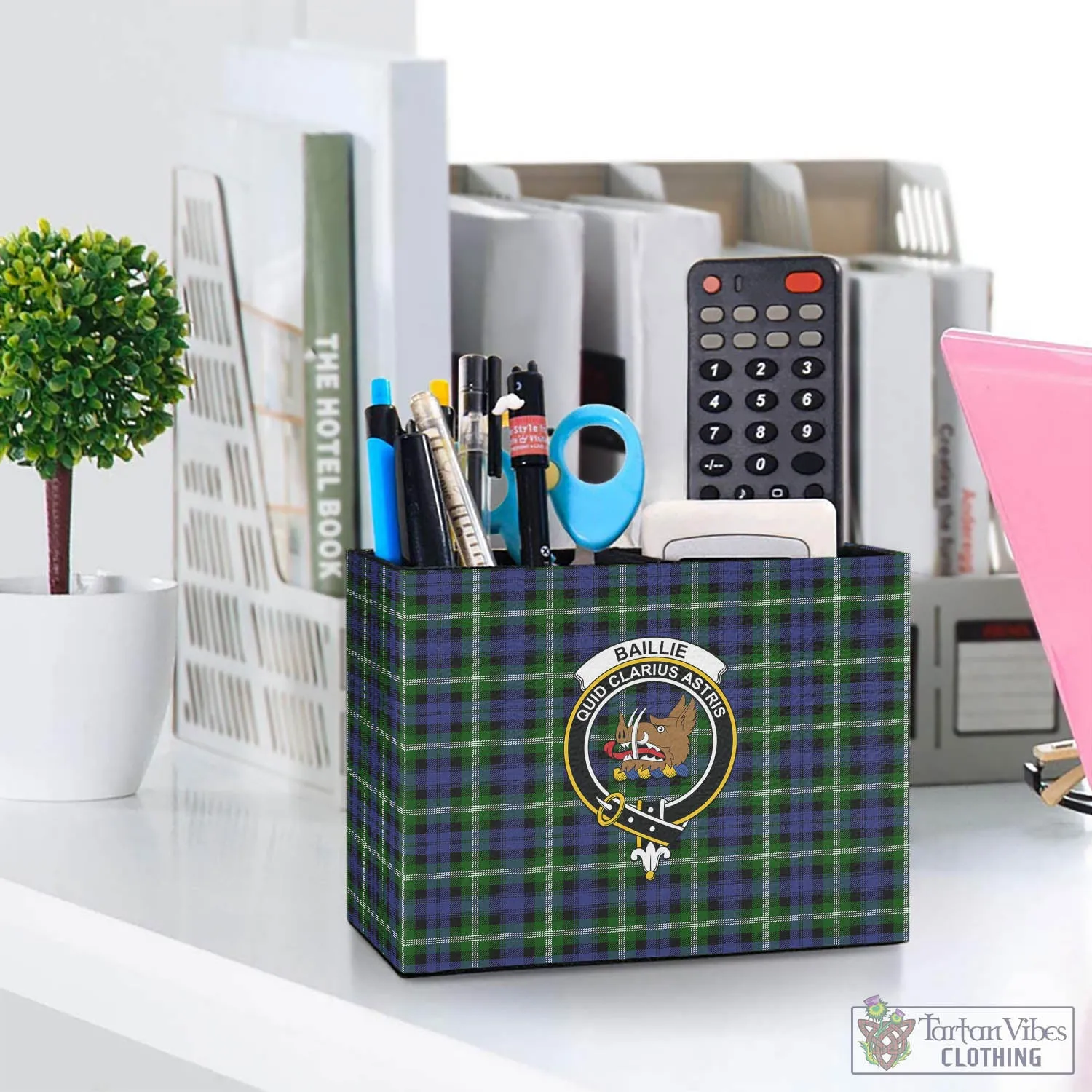 Baillie (Bailey) Tartan Pen Holder with Family Crest