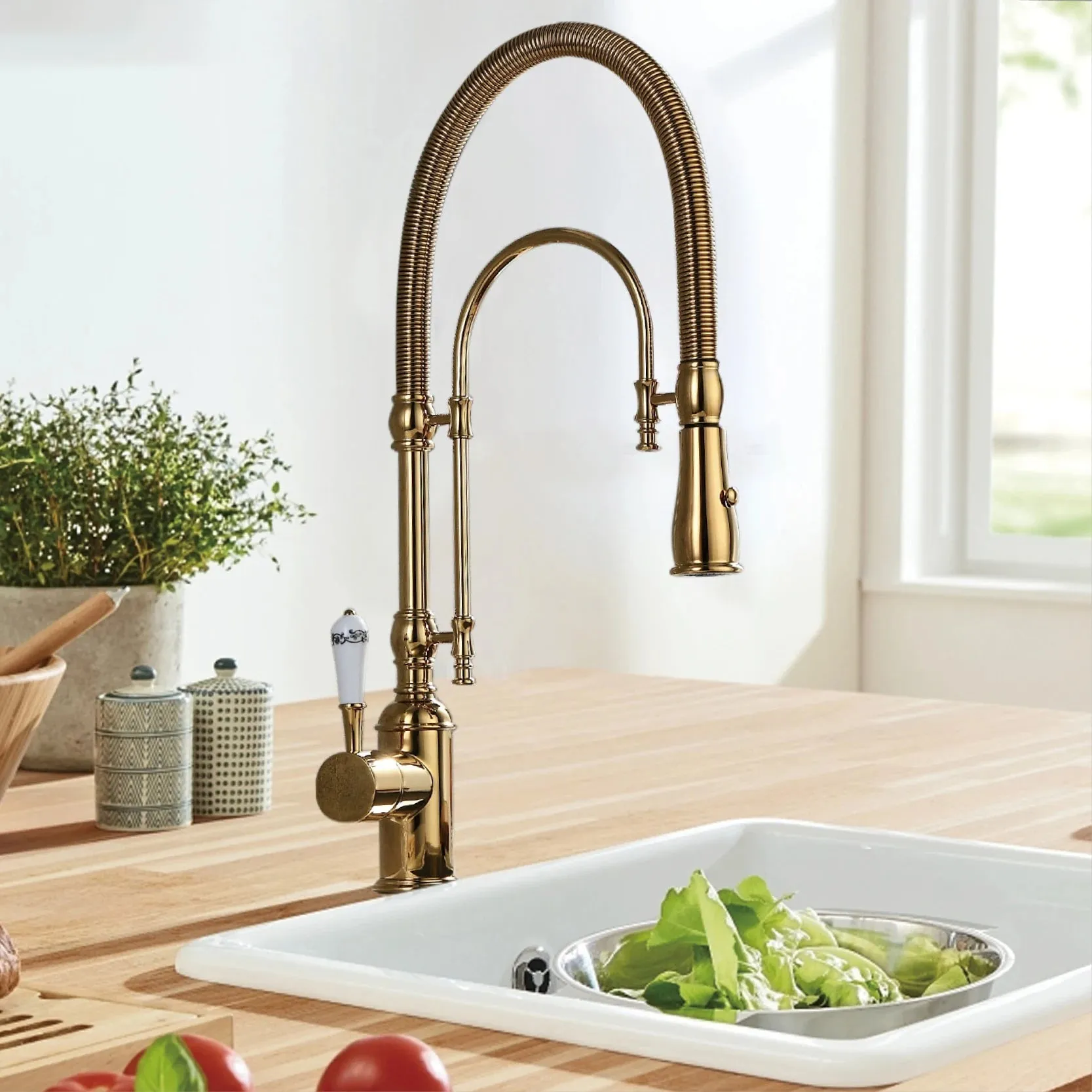 Brass Kitchen Faucet With Retro Design Pull-out Kitchen Sink Tap