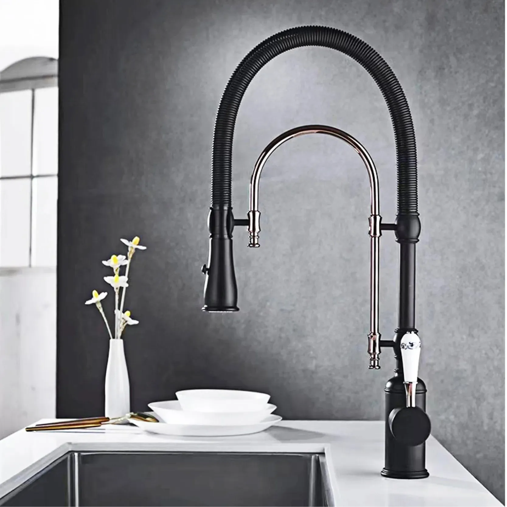 Brass Kitchen Faucet With Retro Design Pull-out Kitchen Sink Tap