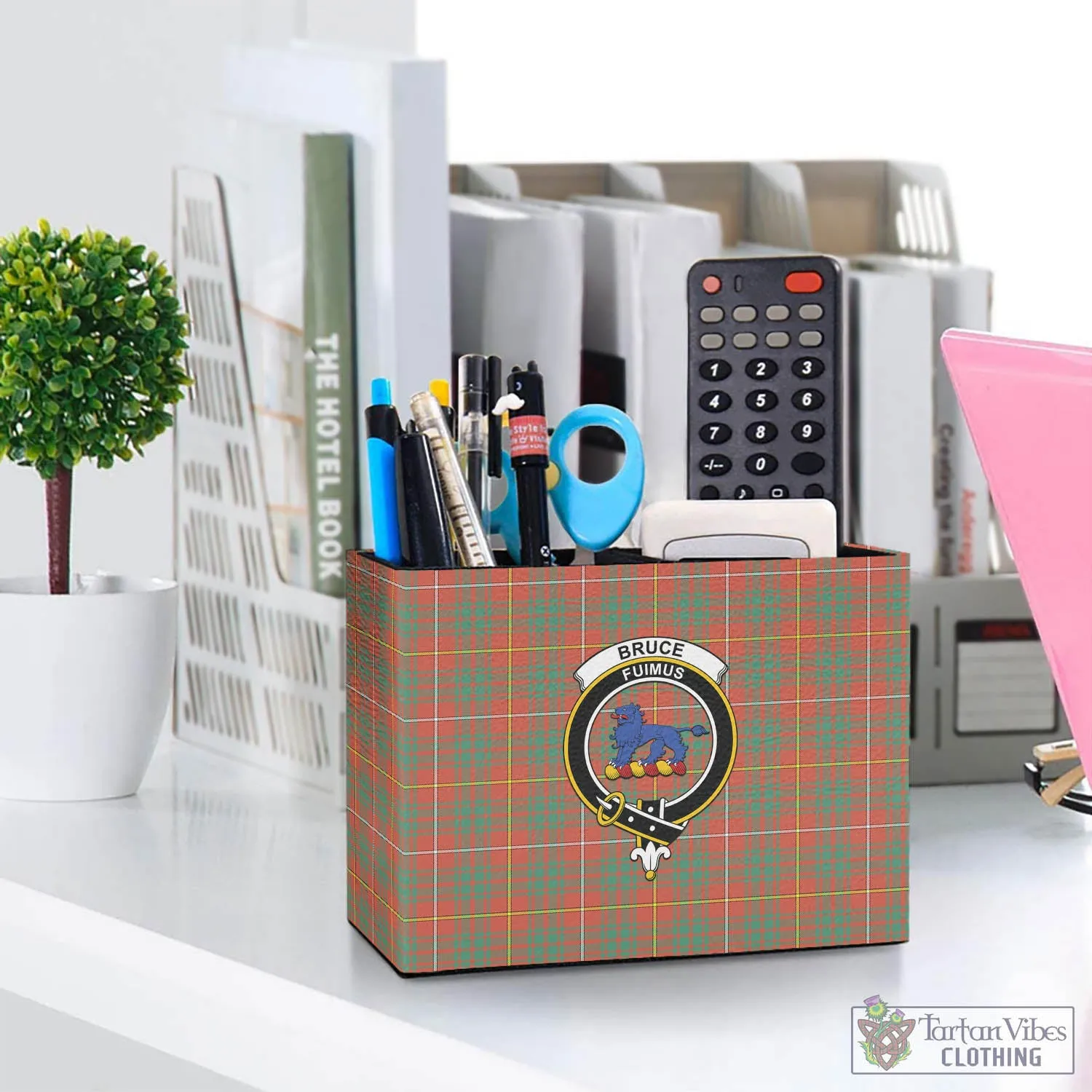 Bruce Ancient Tartan Pen Holder with Family Crest