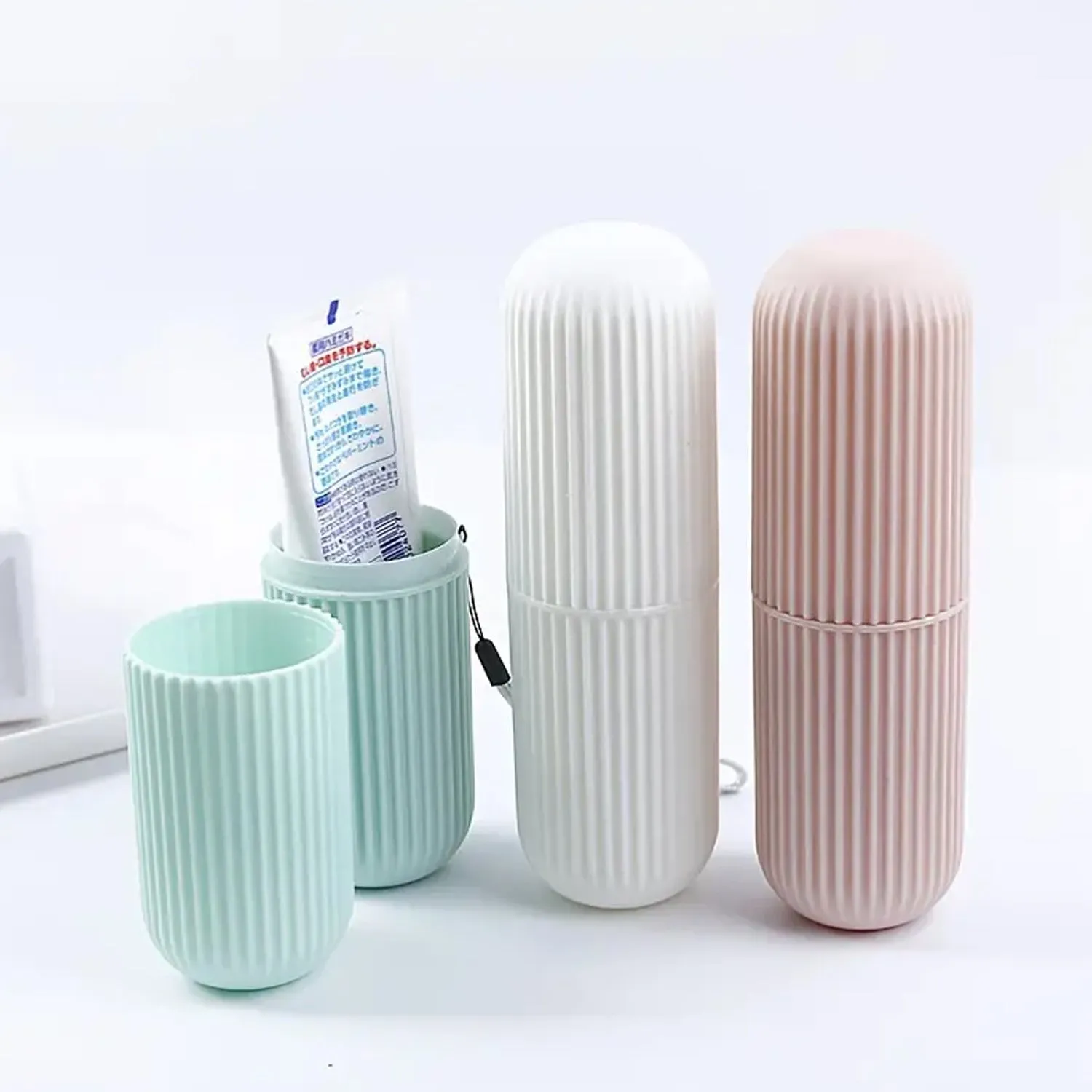 Travel Toothbrush Holder, Portable Toothbrush Case for Traveling, Camping, Capsule Shape Travel Toothbrush Toothpaste Case Holder Portable Toothbrush Storage Plastic Toothbrush Holder With Rope and Brush